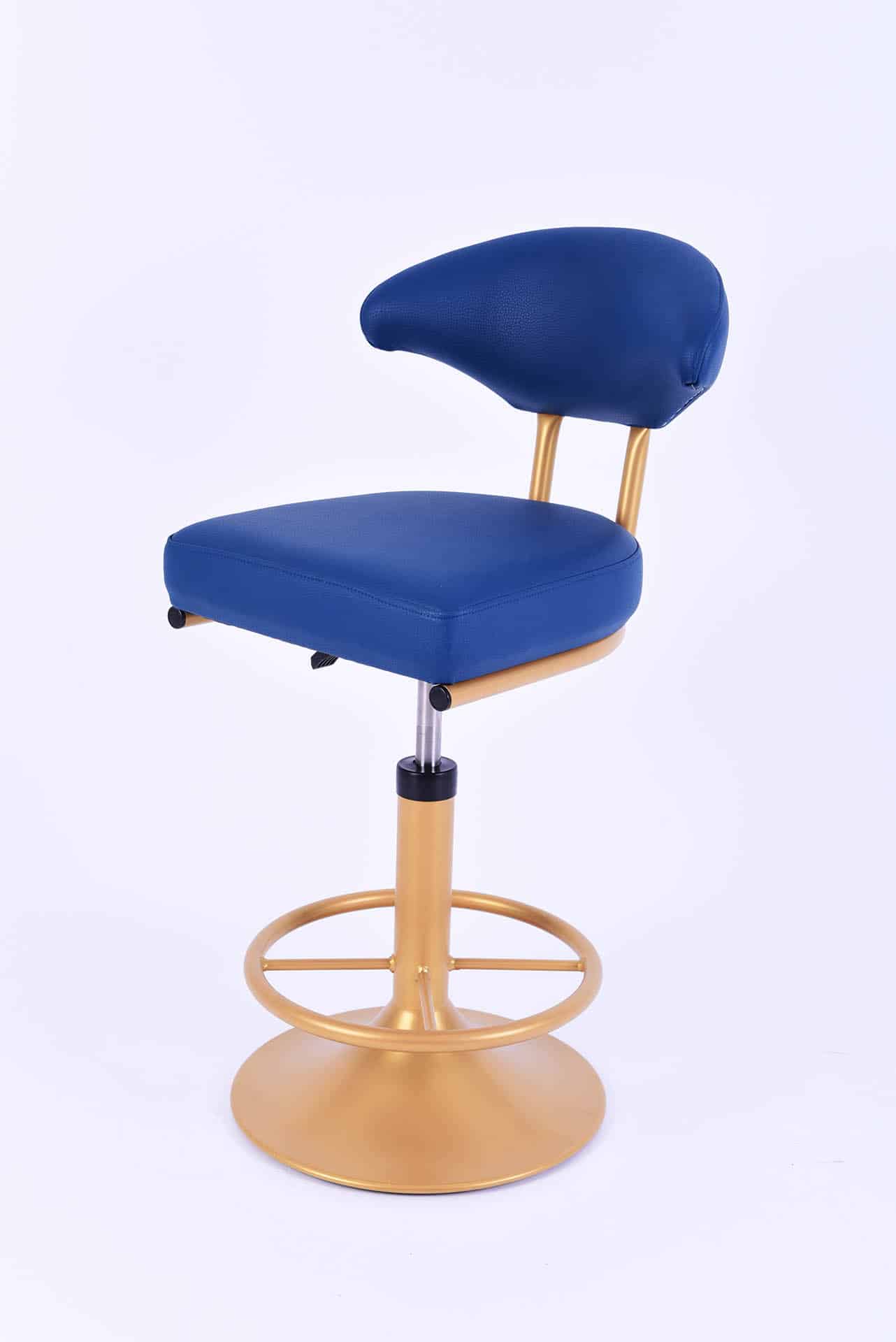 Cambridge chair Trumpet Base in Gold