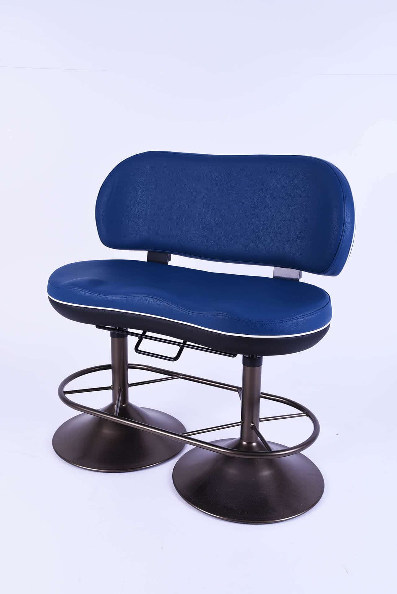 cosmopolitan-love-seat