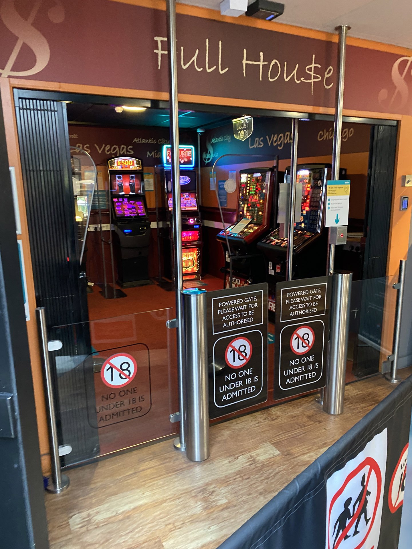 Adult Gaming Centres, Moto Services 07