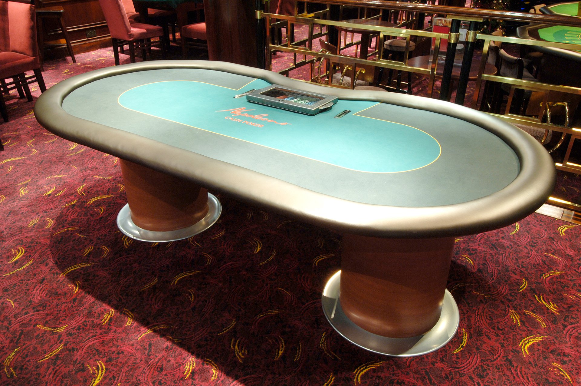 Poker Table with Barrel Base 01