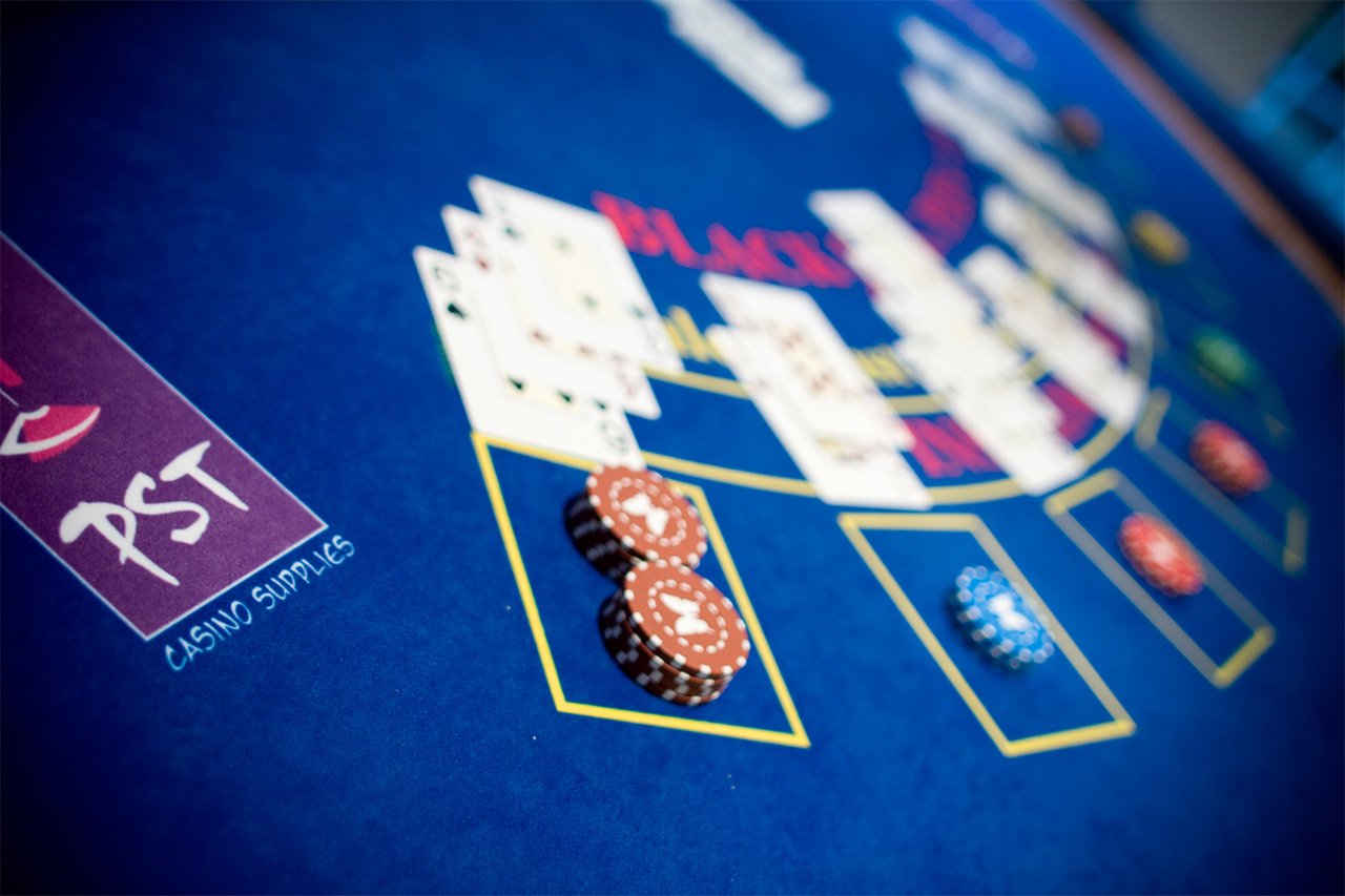 100% Plastic Playing Cards 08