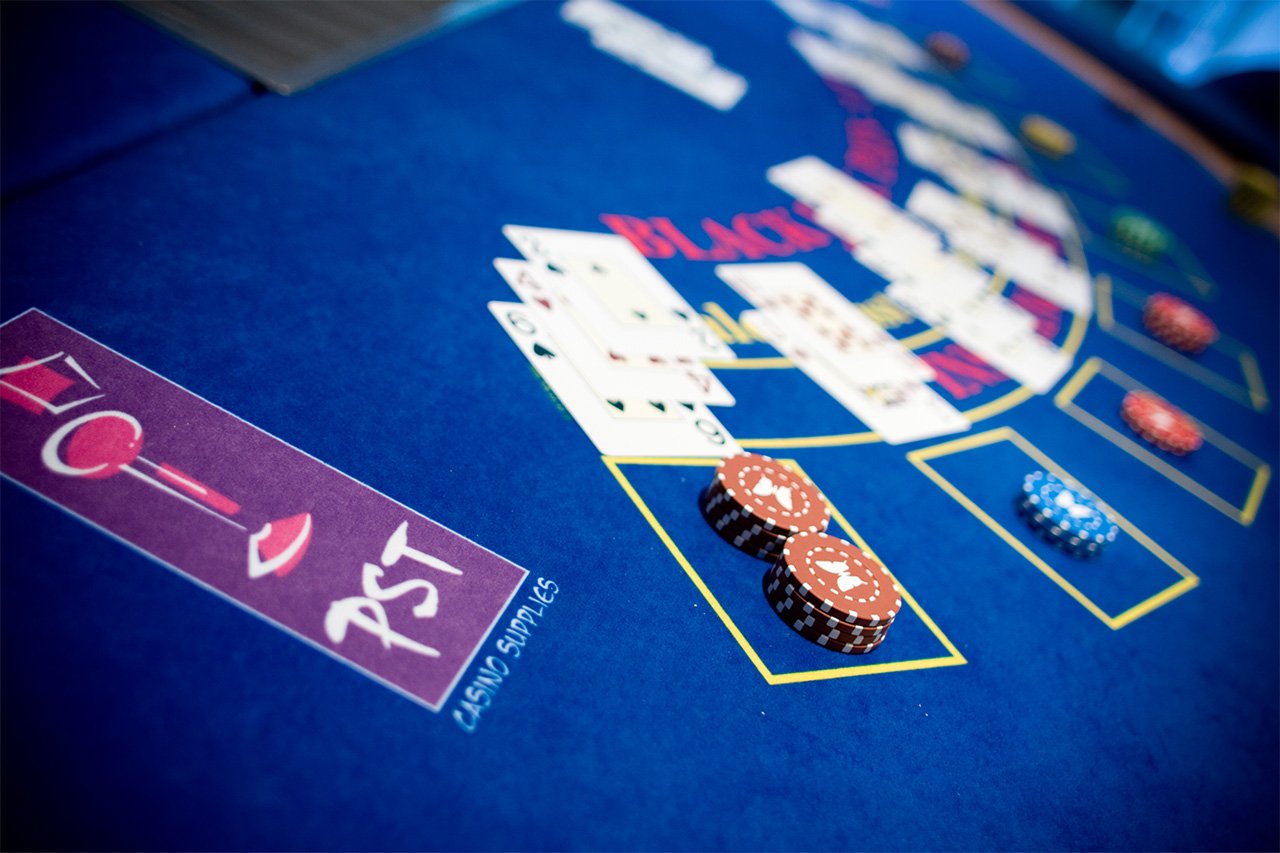 100% Plastic Playing Cards 09